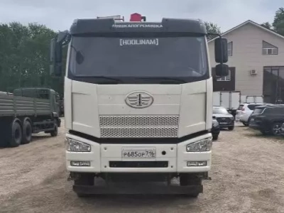 FAW J6 6x4 Бортовой с КМУ 732755 (Дизельный, 11,1 л, 420 л.с., МТ)