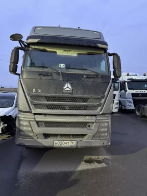 SINOTRUK ZZ* 6x4 Седельный тягач ZZ4257V324HF1B (Дизельный, 12.4 л. 460 л.с. МТ)