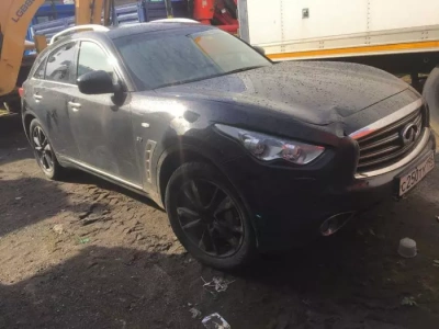 Infiniti QX70 3.7 Hi-tech