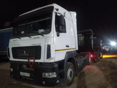 МАЗ 5440 4x2 Седельный тягач 544028-570-031 (Дизельный, 11,6 л, 423 л.с., МТ)