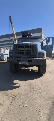 Ural NEXT 4320 6x6 Бортовой с КМУ 483B-20 (Дизельный, 6,7 л, 285 л.с., МТ)