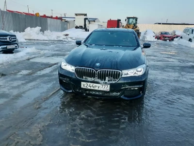 BMW 7-SERIES 750i xDrive