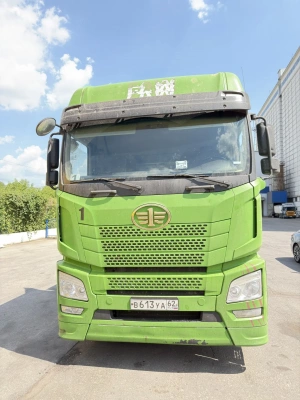 FAW JH6 6x4 Седельный тягач CA4250P25K15T1NE5A80 (Газовый, 12,5 л, 430 л.с., МТ)