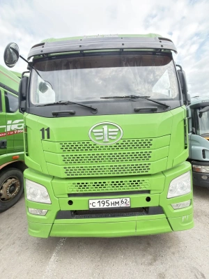 FAW JH6 6x4 Седельный тягач CA4250P25K15T1NE5A80 (Газовый, 12,5 л, 430 л.с., МТ)