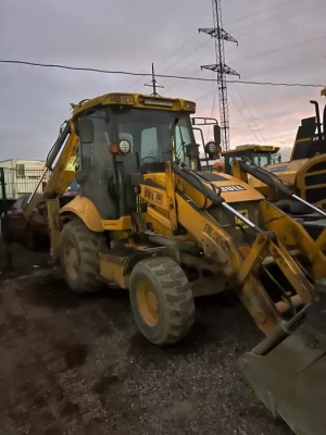 Bull 3SX Экскаватор-погрузчик 3SX-PLUS (Дизельный, 4,6 л, 122 л.с., АТ)