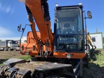 Lonking CDM6150* Экскаватор колесный CDM6150W (Дизельный, 3,9 л, 126 л.с., АТ)