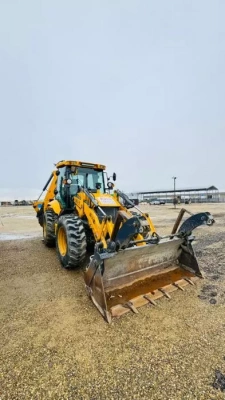 Bull 4SX Экскаватор-погрузчик 4SX-PLUS (Дизельный, 4,6 л, 116 л.с., АТ)