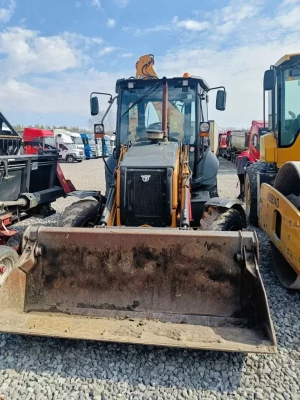 Case 570 Экскаватор-погрузчик 570SV (Дизельный, 3,9 л, 95 л.с., АТ)