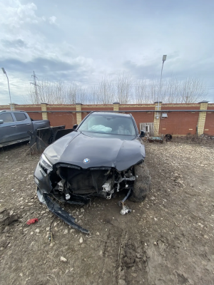 BMW X5 M50i