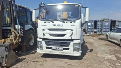 Isuzu Giga 4x2 Бортовой с КМУ GIGA (Дизельный, 5.2 л, 204 л.с. МТ)